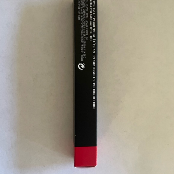 MAC Velvetease Lip Pencil ANYTHING GOES Full Size Brand New Shade Red - Picture 6 of 8